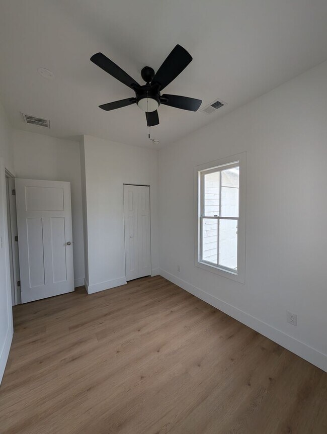 Building Photo - Barnardsville Rental!