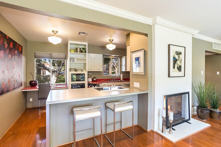 Kitchen - 543 W Coronado Rd