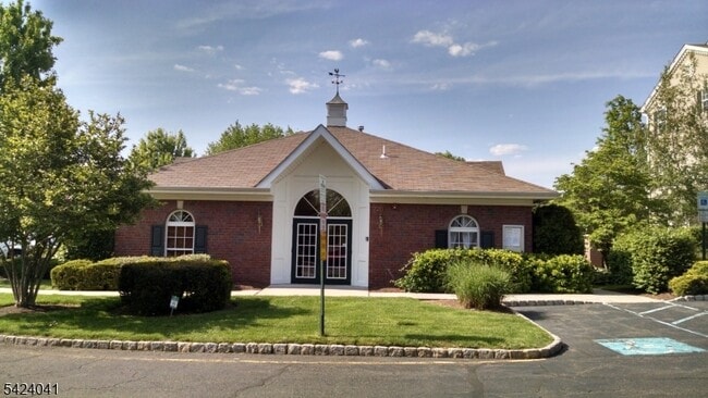 Building Photo - 258 Riverwalk Way