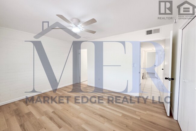 Building Photo - 2Bed/2Bath House in Sun City on Golf Course! Ready for Immediate Move-In!