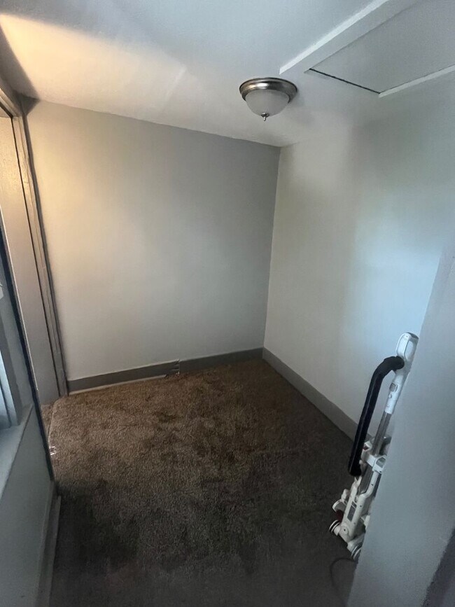 Building Photo - 3 Bedroom 1.5 Bath Single Family Home for Rent