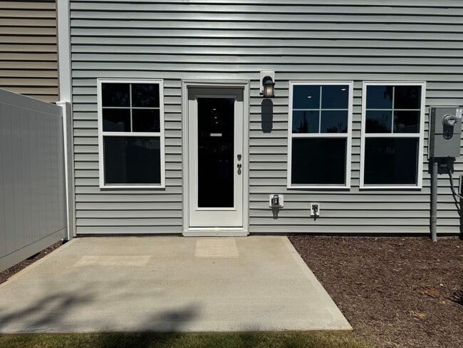 Building Photo - Brand new 3-bedroom / 2.5-Bath in the high...