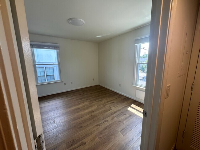 Building Photo - 2118 Acklen Ave