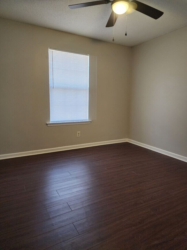 Building Photo - 3 bedroom, 2 bath Norwood home with new HVAC, new roof and fenced in backyard.