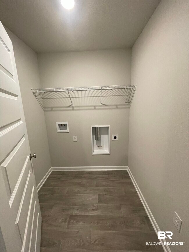 Building Photo - 23351 Shadowridge Dr