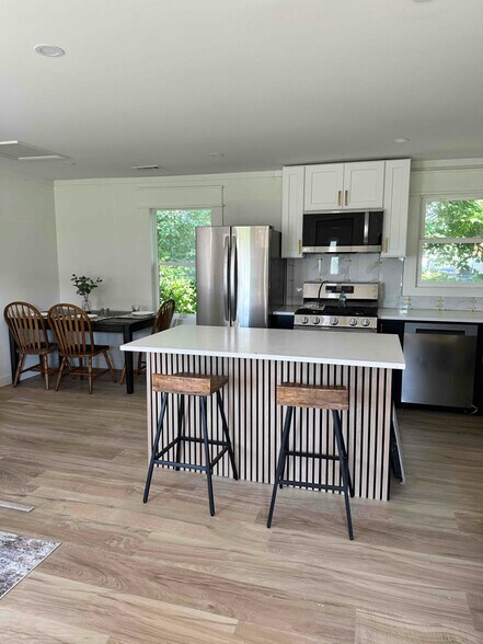 Building Photo - 37648 N Lake Vista Terrace