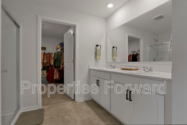 Building Photo - 11 Walnut St