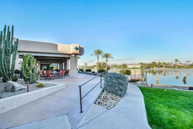 Building Photo - 7401 N Scottsdale Rd