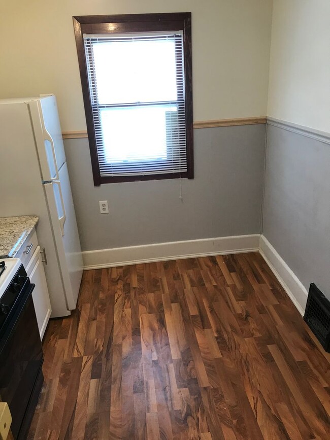 Building Photo - 7 bedroom House near Hamline