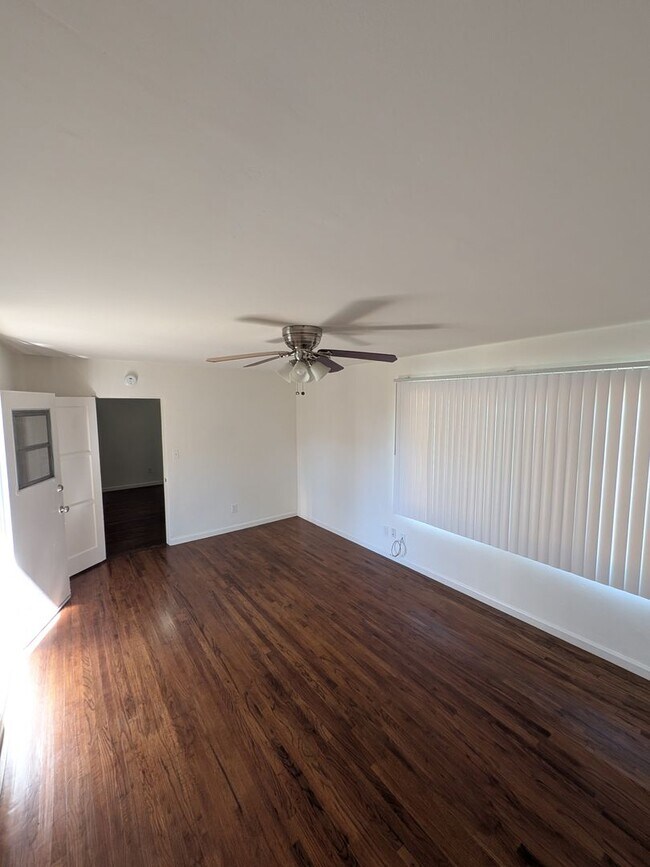 Building Photo - PC - 6673-6675 Amherst