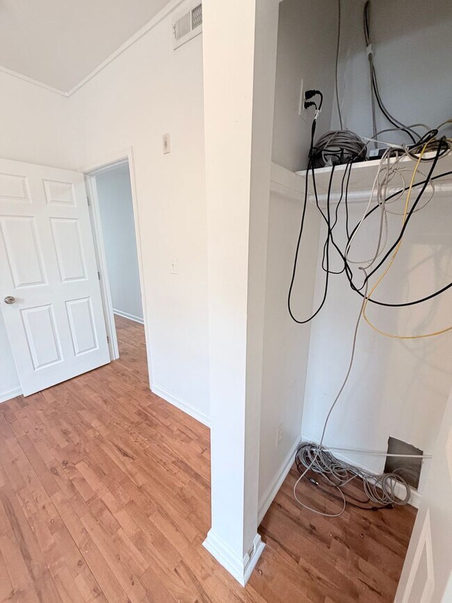 Building Photo - 601 N 39th St