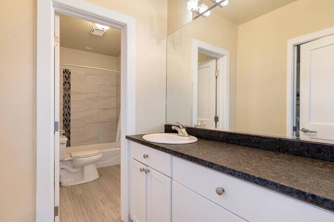 Building Photo - 1942 S Routt Ct