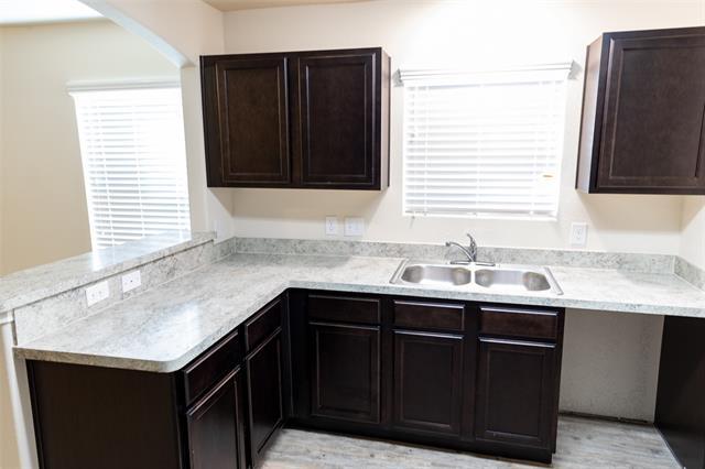 Building Photo - 1701 Swallow Dr