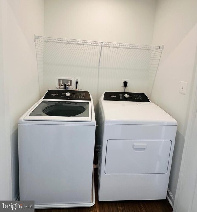 Building Photo - 58 Bolingbroke Wy