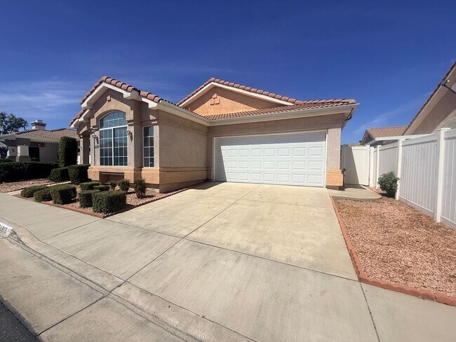 Building Photo - 26805 China Dr