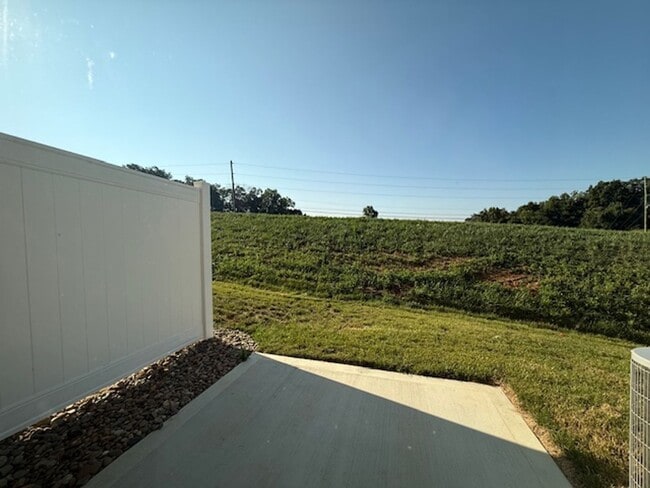 Building Photo - ?Brand New Townhome – Stylish, Modern & Cl...