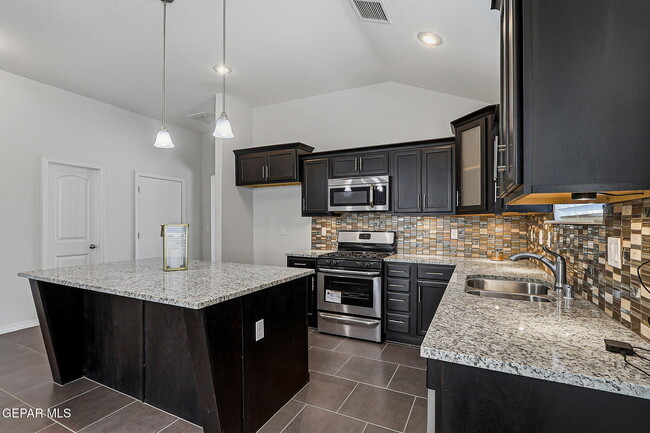 Building Photo - 11381 Bullseye St