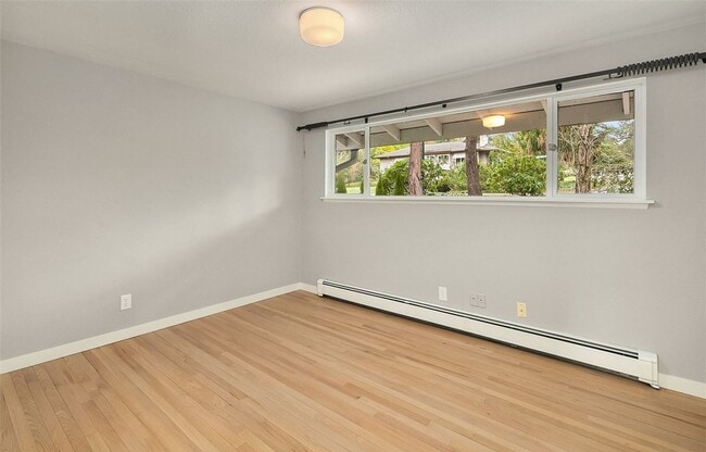 Building Photo - Stunning Remodeled Hunts Point Home for Rent