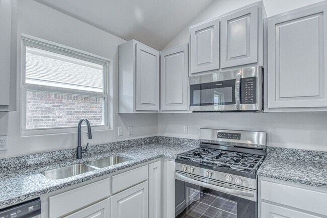 Building Photo - Brand New Construction in Varenna Landing!