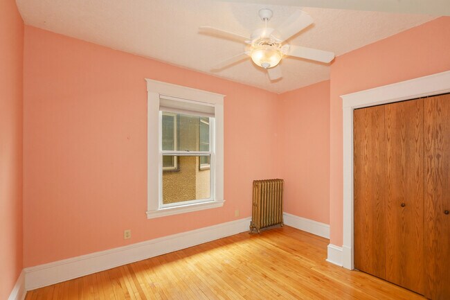 Building Photo - 2535 Aldrich Ave S