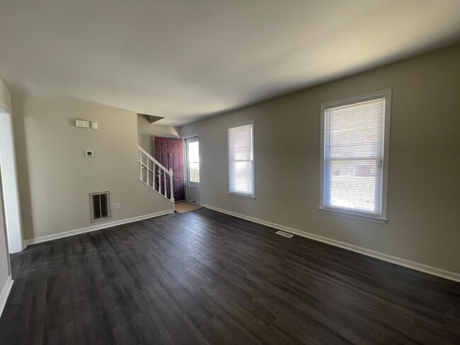 Building Photo - 1014 Colonial Ave