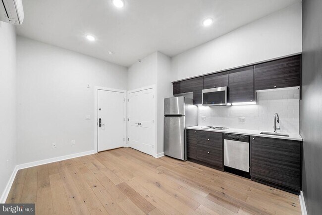 Building Photo - 257 N 3rd St