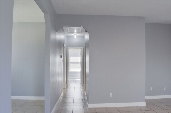 Building Photo - 1006 Addison Park Ln