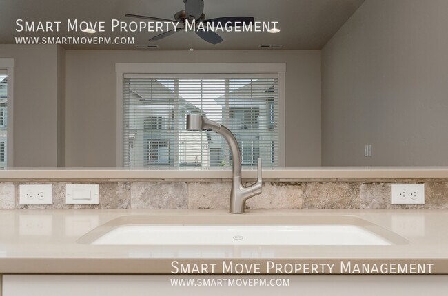 Building Photo - 3246 E Front Runner Ln