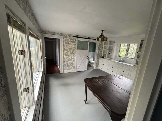 Building Photo - 58 Springhill Ave