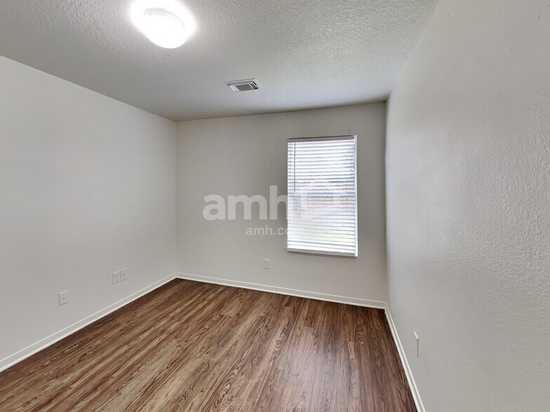 Building Photo - 12123 Landsdown Ridge Way