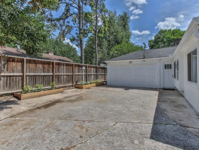 Building Photo - 12514 Kingsride Ln