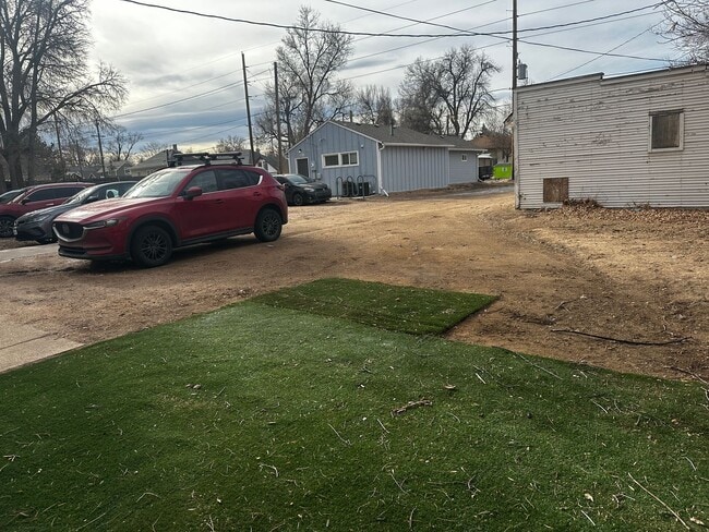 Building Photo - 1809 10th Ave