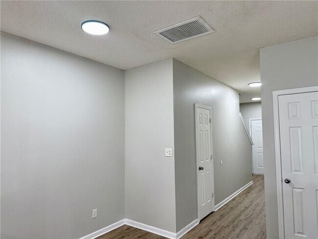 Building Photo - 5481 Sierra Tr