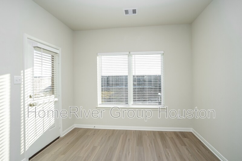 Building Photo - 14101 Freeboard Dr