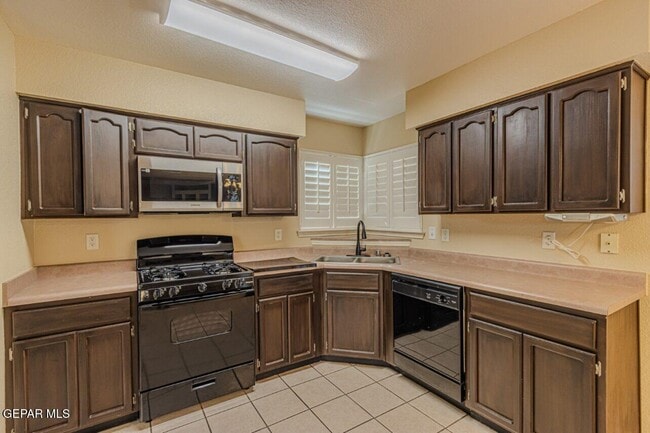 Building Photo - 1317 Amber Morgan Dr