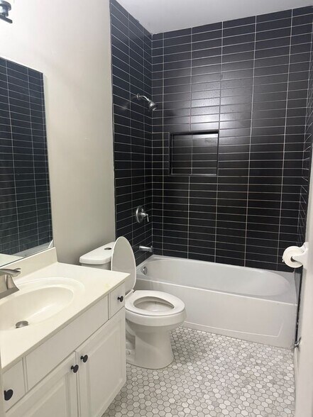 Building Photo - 3540 Renaissance Cir