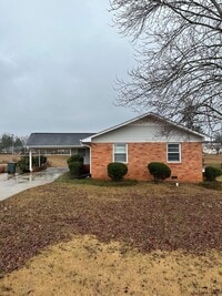 Building Photo - 3 Bed/2 Bath in Seneca, SC