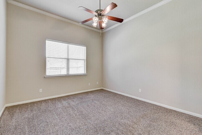 Building Photo - Live in Sterling Ridge – Short-Term Lease ...