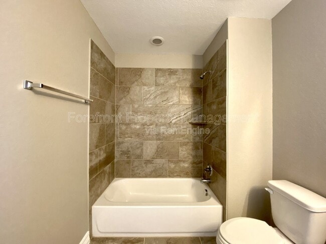Building Photo - 1206 Ranch Falls