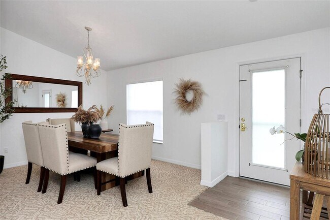 Building Photo - 10648 SW 38th Ave