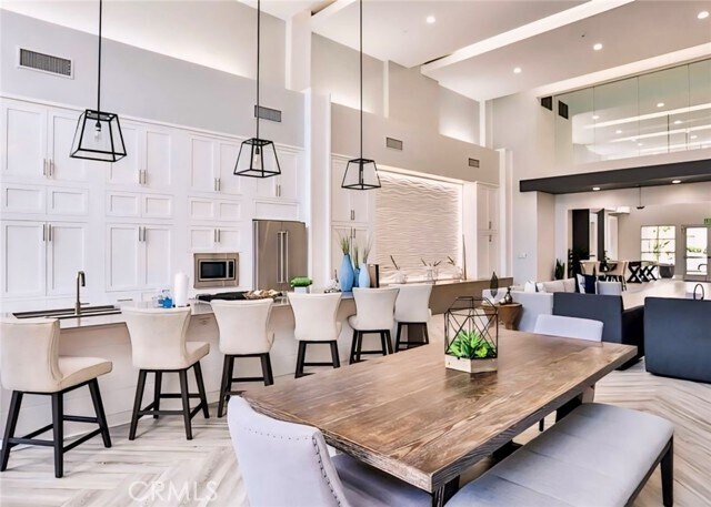 Building Photo - 1416 Scholarship