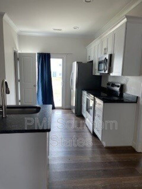Building Photo - 402 Albus Dr