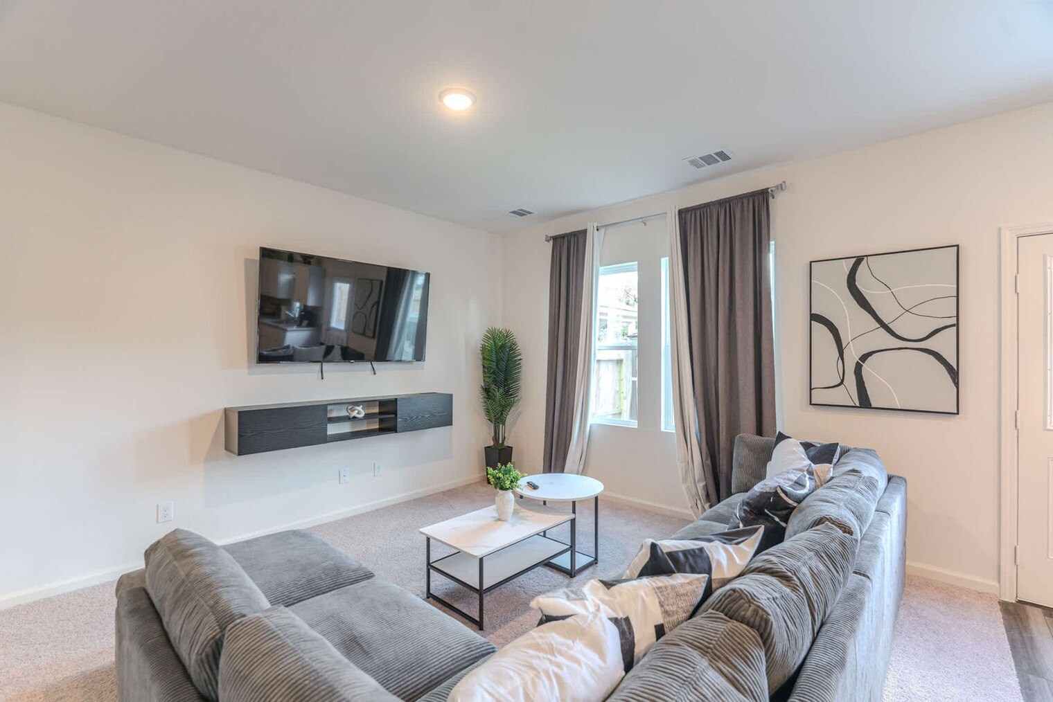 Building Photo - 10314 Woodwick St