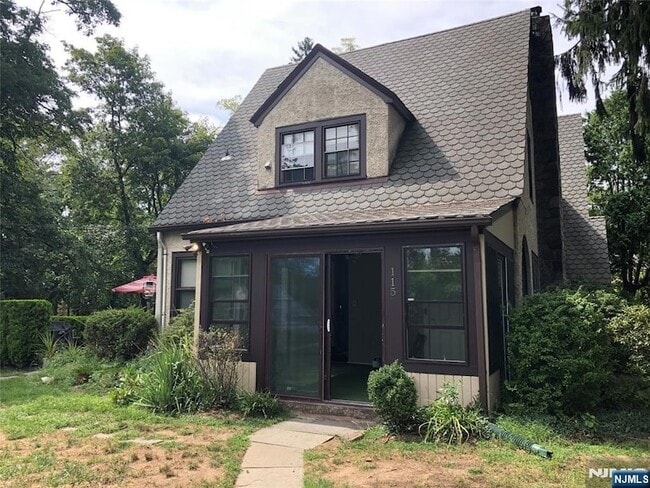 Primary Photo - 115 Degroff Pl