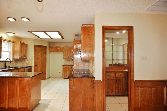 Building Photo - 2212 Diamond Point Dr