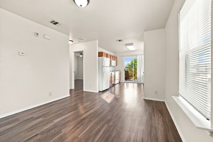 Building Photo - 9130 Dublin Heights