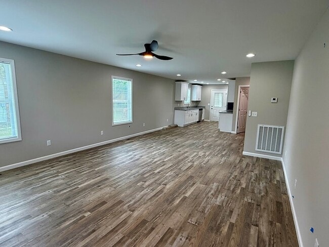 Building Photo - 949 Indian Hills Rd