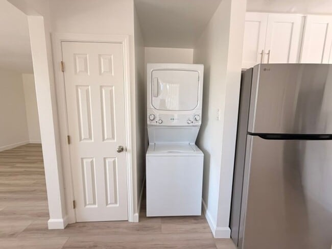 Building Photo - 2427-2427 Gatling Ct