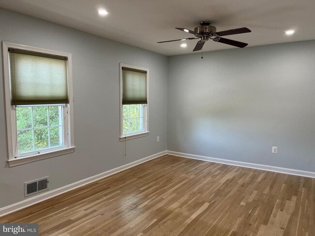 Building Photo - 6683 McLean Dr