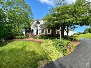 Building Photo - Wyatt Farms Home With Serene Views